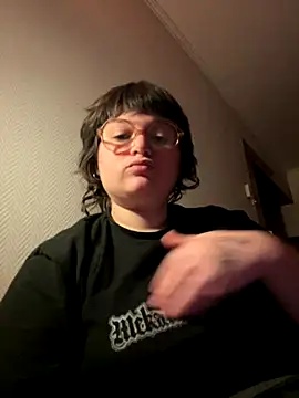  dwhorekin  online show from November 30, 2025, 12:11 am