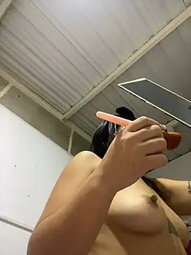 Snapshot of Lexi_Belle_ chatting on January 23, 2025, 1:19 am Lexi Belle online show from January 23, 2025, 1:19 am