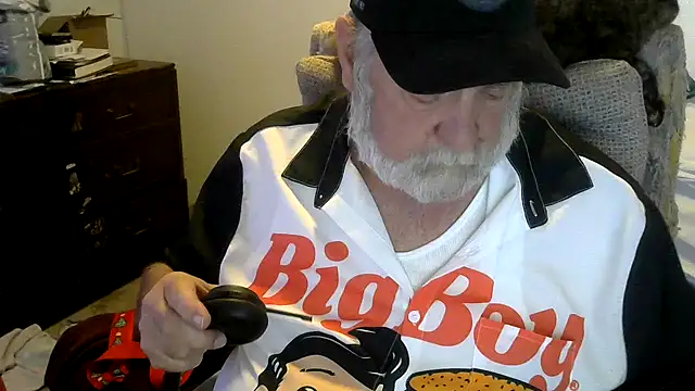 Snapshot of viejo_oso chatting on December 21, 2025, 8:09 pm viejo oso online show from December 21, 2025, 8:09 pm