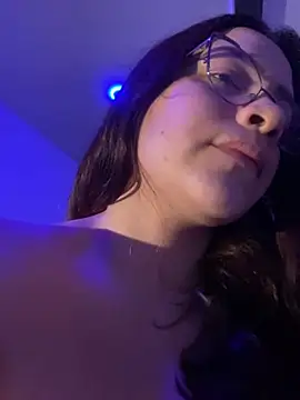 Snapshot of Sophia_cyrus11 chatting on March 7, 2025, 12:48 am Sophia cyrus11 online show from March 7, 2025, 12:48 am