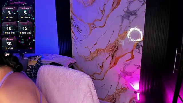 stefany duque1  online show from February 21, 2026, 12:45 am