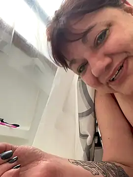 Luciouslouise72xh online show from October 9, 2025, 8:53 pm