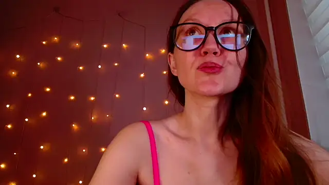 Snapshot of MelanyOx chatting on October 7, 2025, 3:18 am MelanyOx online show from October 7, 2025, 3:18 am