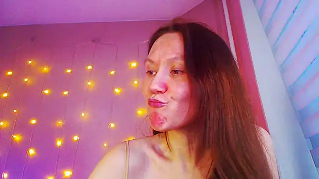 Snapshot of MelanyOx chatting on January 3, 2025, 9:15 am MelanyOx online show from January 3, 2025, 9:15 am