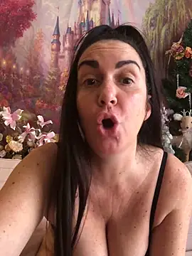 BELLAMORGANE1 online show from January 18, 2026, 2:42 pm