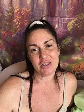 BELLAMORGANE1 online show from April 23, 2026, 1:35 pm