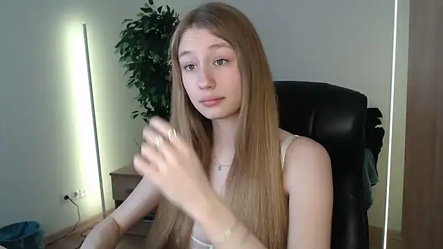 Snapshot of Haley_Vixen chatting on January 8, 2025, 9:10 am Haley Vixen online show from January 8, 2025, 9:10 am