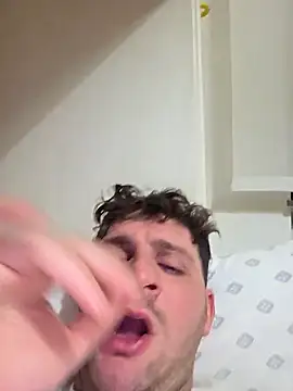 michemichemiche8 online show from March 4, 2026, 9:11 pm