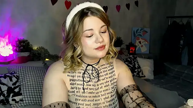 Snapshot of TessPleasure chatting on February 14, 2025, 3:15 pm TessPleasure online show from February 14, 2025, 3:15 pm