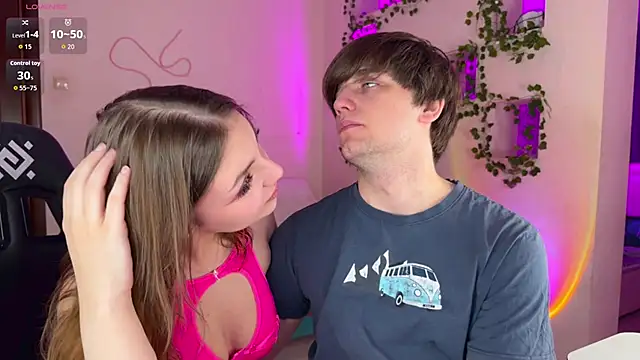 Snapshot of RobertAndLinela chatting on December 2, 2025, 3:19 am RobertAndLinela online show from December 2, 2025, 3:19 am