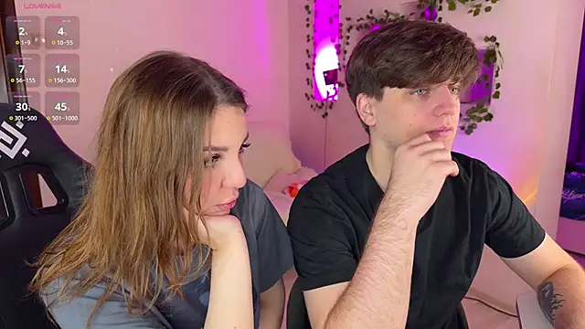 Snapshot of RobertAndLinela chatting on January 14, 2026, 9:46 am RobertAndLinela online show from January 14, 2026, 9:46 am