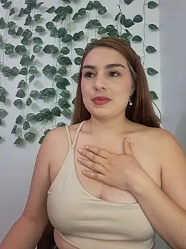 Snapshot of VictoriaMolina chatting on July 6, 2026, 12:28 am VictoriaMolina online show from July 6, 2026, 12:28 am