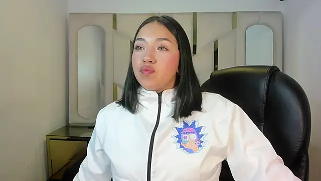 IsabellRodriguez18 online show from June 3, 2026, 3:40 am