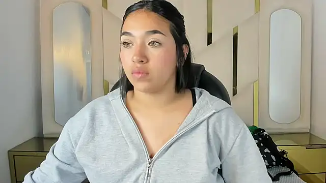 Snapshot of IsabellRodriguez18 chatting on October 17, 2025, 12:47 am IsabellRodriguez18 online show from October 17, 2025, 12:47 am