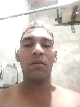 yaxom33 online show from February 24, 2026, 11:38 pm