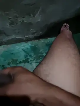 yaxom33 online show from March 28, 2026, 12:44 am