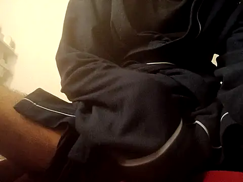 Snapshot of rominoucoquin chatting on February 27, 2026, 12:11 am rominoucoquin online show from February 27, 2026, 12:11 am