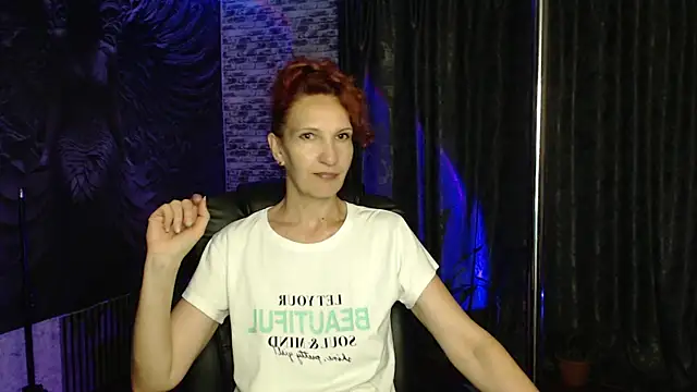 Snapshot of Colibri_ chatting on September 9, 2025, 2:21 am Colibri online show from September 9, 2025, 2:21 am