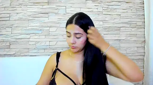 VictoriaVesga online show from January 24, 2025, 1:45 am