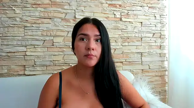 VictoriaVesga online show from January 20, 2025, 2:36 pm
