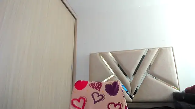 VictoriaVesga online show from March 21, 2025, 4:18 pm