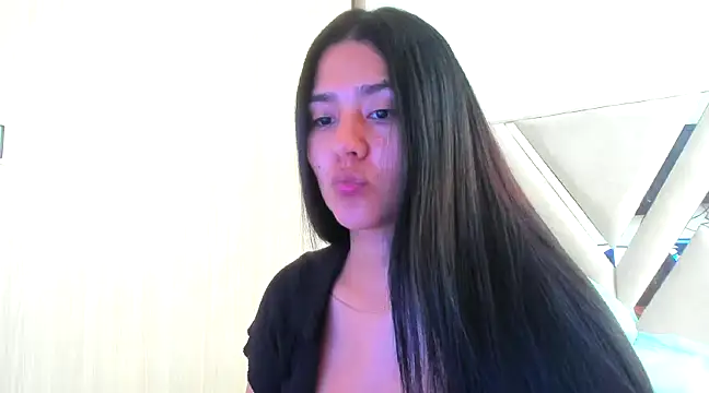 VictoriaVesga online show from February 2, 2025, 5:58 pm
