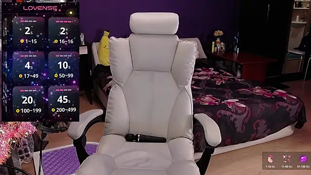 Snapshot of _britney_white_ chatting on December 4, 2025, 6:29 pm britney white online show from December 4, 2025, 6:29 pm