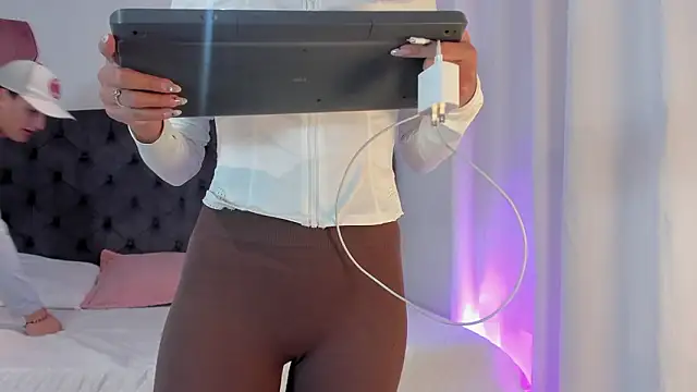 Snapshot of two_milkyway chatting on March 6, 2026, 1:33 am two milkyway online show from March 6, 2026, 1:33 am