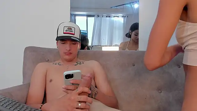 Snapshot of two_milkyway chatting on February 5, 2026, 1:40 pm two milkyway online show from February 5, 2026, 1:40 pm