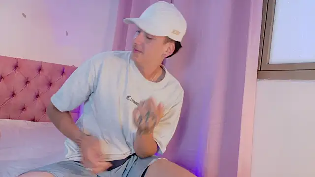 Snapshot of two_milkyway chatting on January 17, 2026, 12:42 pm two milkyway online show from January 17, 2026, 12:42 pm