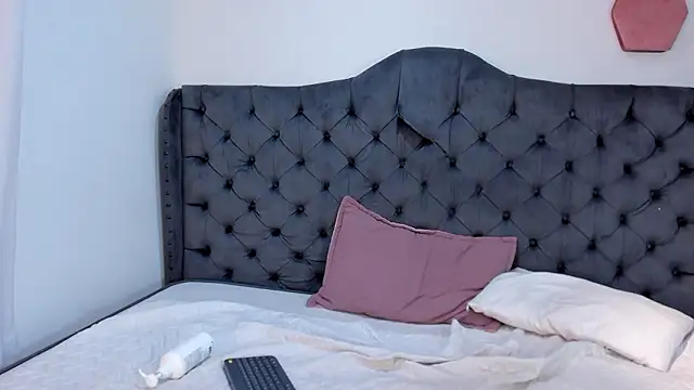 Snapshot of two_milkyway chatting on March 20, 2026, 2:12 am two milkyway online show from March 20, 2026, 2:12 am