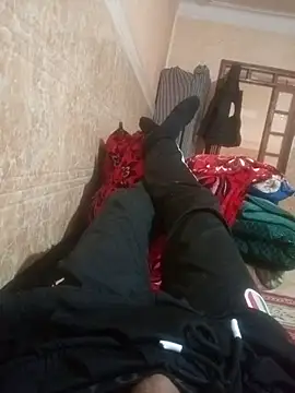 Snapshot of D09754 chatting on February 23, 2025, 12:48 pm D09754 online show from February 23, 2025, 12:48 pm