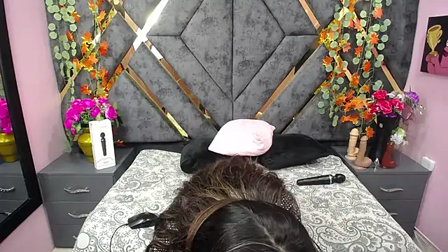 Snapshot of alison_deep chatting on October 31, 2025, 1:35 am alison deep online show from October 31, 2025, 1:35 am