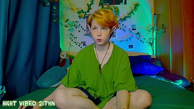Snapshot of TrickyKitsune chatting on September 25, 2025, 12:55 pm TrickyKitsune online show from September 25, 2025, 12:55 pm