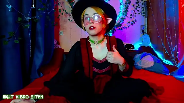 Snapshot of TrickyKitsune chatting on February 15, 2025, 2:55 pm TrickyKitsune online show from February 15, 2025, 2:55 pm