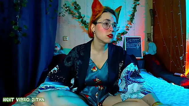 Snapshot of TrickyKitsune chatting on February 13, 2025, 3:24 pm TrickyKitsune online show from February 13, 2025, 3:24 pm
