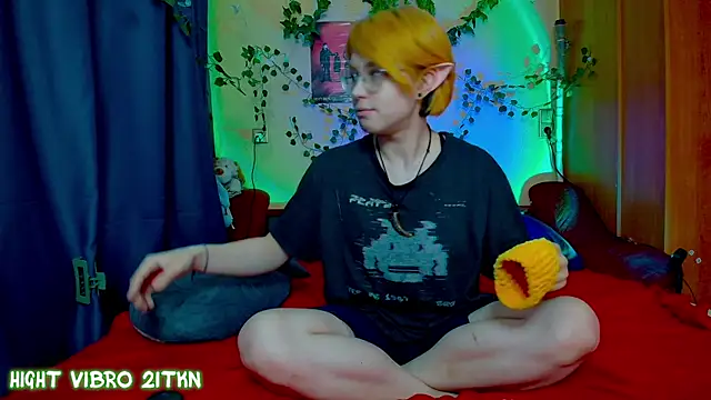 Snapshot of TrickyKitsune chatting on September 11, 2025, 10:15 am TrickyKitsune online show from September 11, 2025, 10:15 am