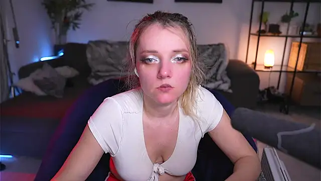 Snapshot of Magnetic_Amy chatting on February 17, 2025, 1:55 pm Magnetic Amy online show from February 17, 2025, 1:55 pm