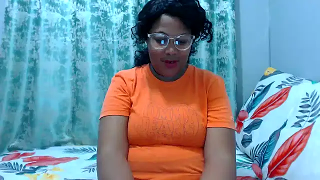 Snapshot of Teassa90 chatting on October 19, 2025, 1:58 pm Teassa90 online show from October 19, 2025, 1:58 pm