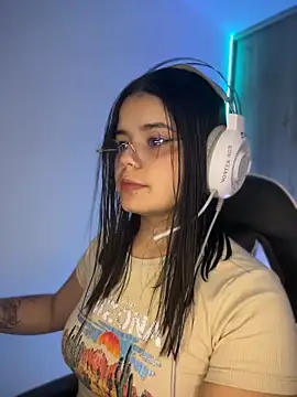 Snapshot of pretty_angela1 chatting on April 8, 2026, 4:14 am pretty angela1 online show from April 8, 2026, 4:14 am