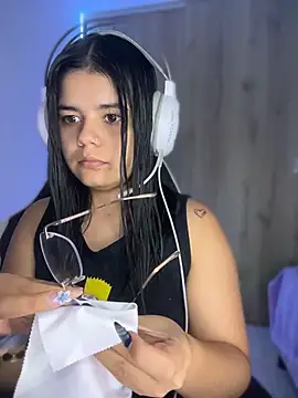 Snapshot of pretty_angela1 chatting on April 15, 2026, 3:56 am pretty angela1 online show from April 15, 2026, 3:56 am