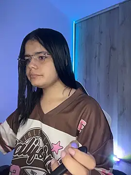 Snapshot of pretty_angela1 chatting on April 2, 2026, 3:57 am pretty angela1 online show from April 2, 2026, 3:57 am