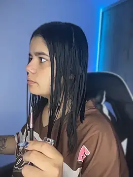 Snapshot of pretty_angela1 chatting on April 12, 2026, 2:04 am pretty angela1 online show from April 12, 2026, 2:04 am