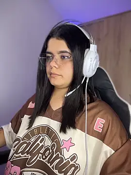 Snapshot of pretty_angela1 chatting on April 12, 2026, 2:09 pm pretty angela1 online show from April 12, 2026, 2:09 pm