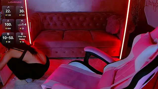 Snapshot of evanew_ chatting on November 30, 2025, 5:47 pm evanew online show from November 30, 2025, 5:47 pm