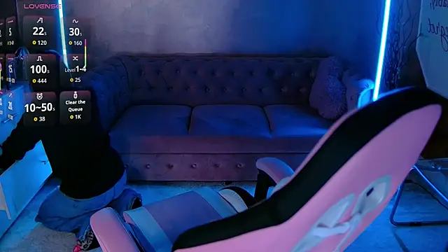 evanew  online show from November 5, 2025, 5:49 pm