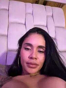 Snapshot of Karol_Towers chatting on March 6, 2025, 11:09 pm Karol Towers online show from March 6, 2025, 11:09 pm
