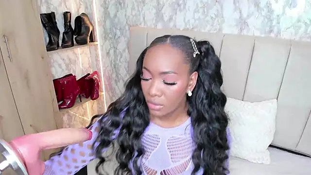 Snapshot of whiitneyfox chatting on September 11, 2025, 11:27 pm whiitneyfox online show from September 11, 2025, 11:27 pm