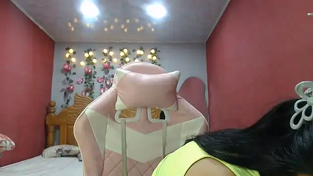 Coral0403 online show from May 16, 2026, 7:46 pm