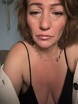 AlessasRoom online show from October 12, 2025, 6:48 am